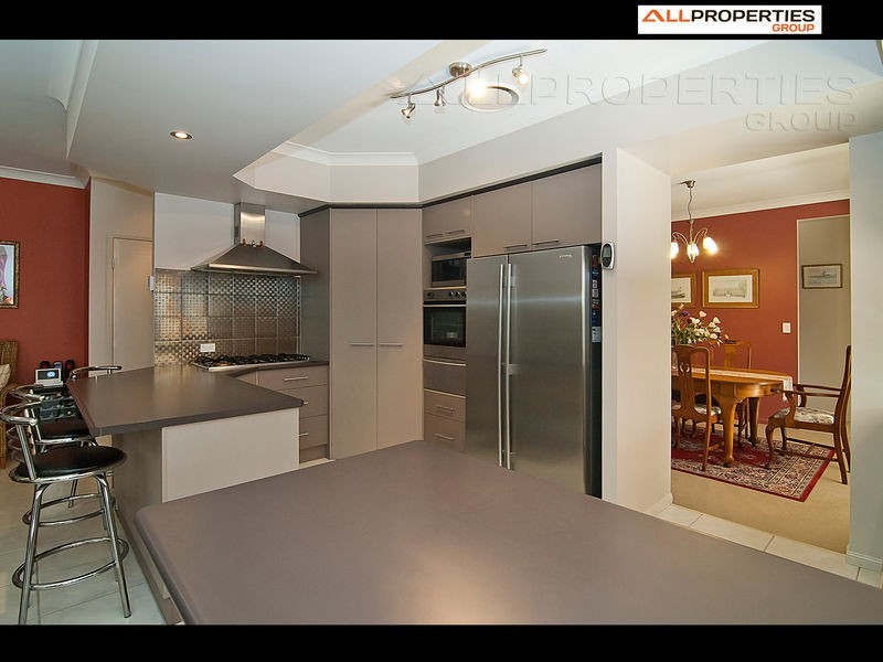 18 Vaucluse Street, Forest Lake QLD 4078