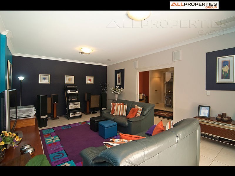 18 Vaucluse Street, Forest Lake QLD 4078