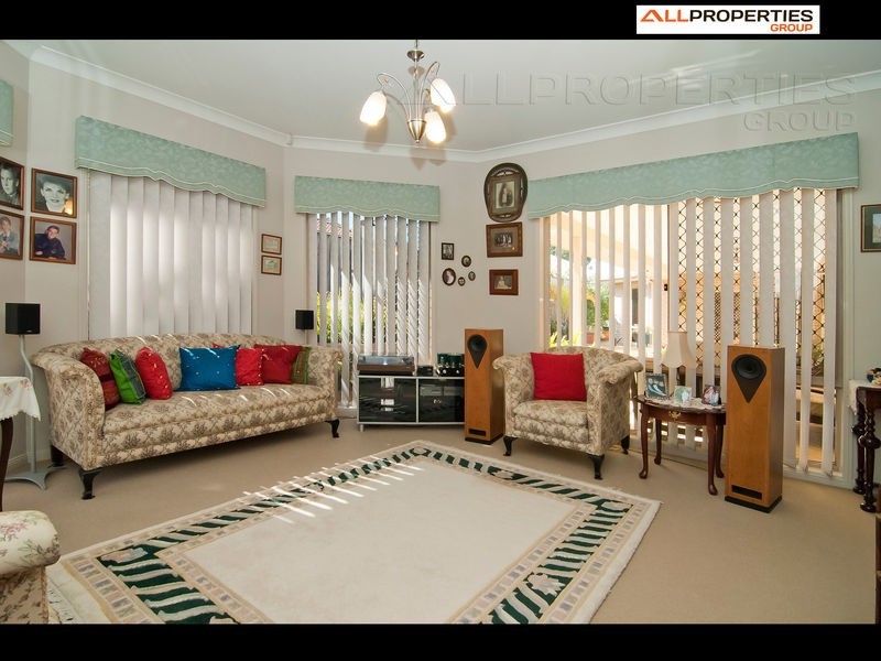 18 Vaucluse Street, Forest Lake QLD 4078