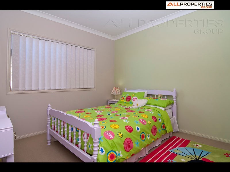 18 Vaucluse Street, Forest Lake QLD 4078