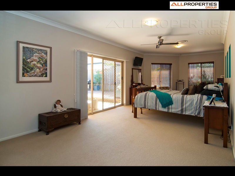 18 Vaucluse Street, Forest Lake QLD 4078