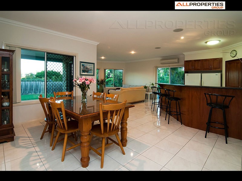 22 Cocas St, Regents Park QLD 4118