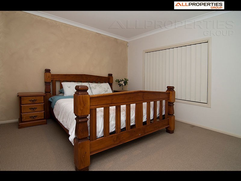 22 Cocas St, Regents Park QLD 4118