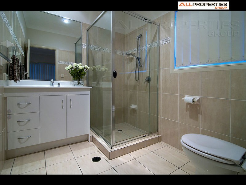 22 Cocas St, Regents Park QLD 4118