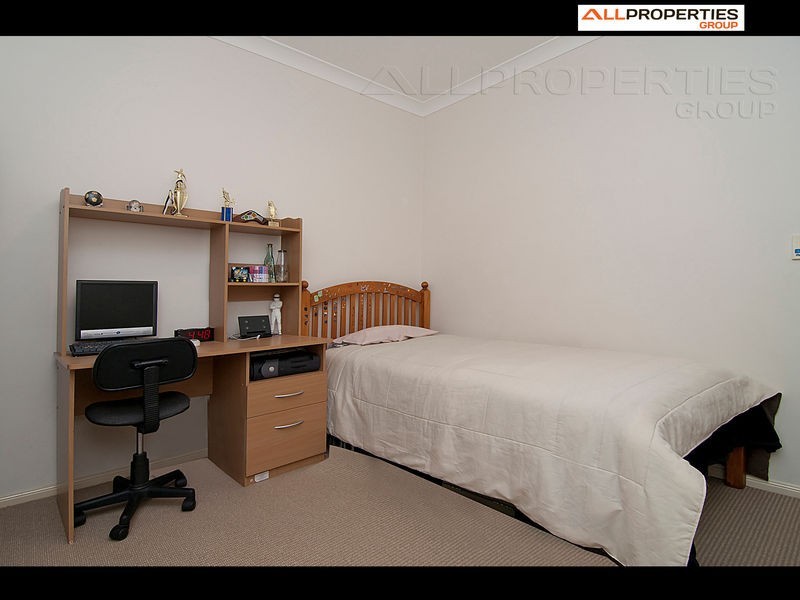 22 Cocas St, Regents Park QLD 4118