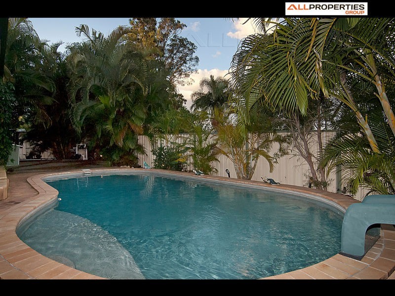 2 LIANA CT, Regents Park QLD 4118