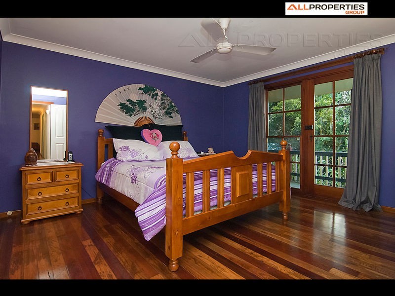 2 LIANA CT, Regents Park QLD 4118