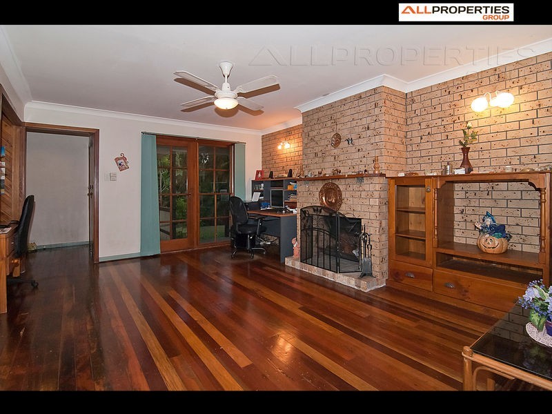 2 LIANA CT, Regents Park QLD 4118