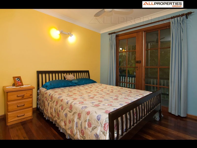 2 LIANA CT, Regents Park QLD 4118