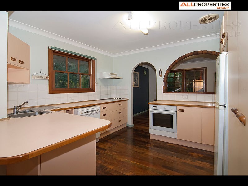 2 LIANA CT, Regents Park QLD 4118