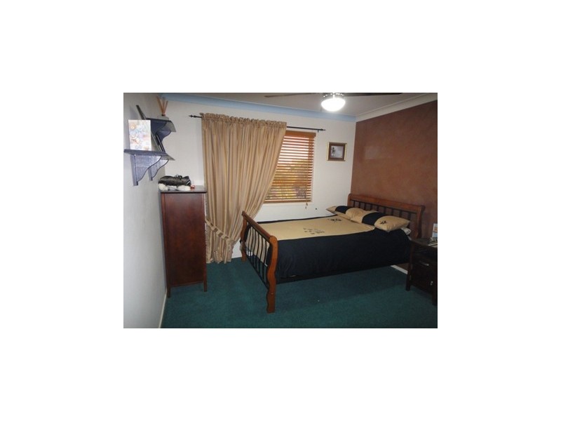 10 Cockatoo Close, Calamvale QLD 4116