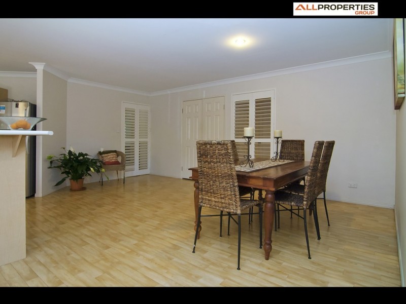 4 Winnecke Cl, Forest Lake QLD 4078