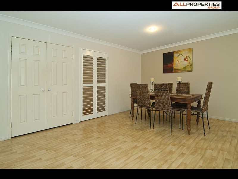 4 Winnecke Cl, Forest Lake QLD 4078