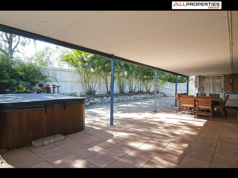 4 Winnecke Cl, Forest Lake QLD 4078