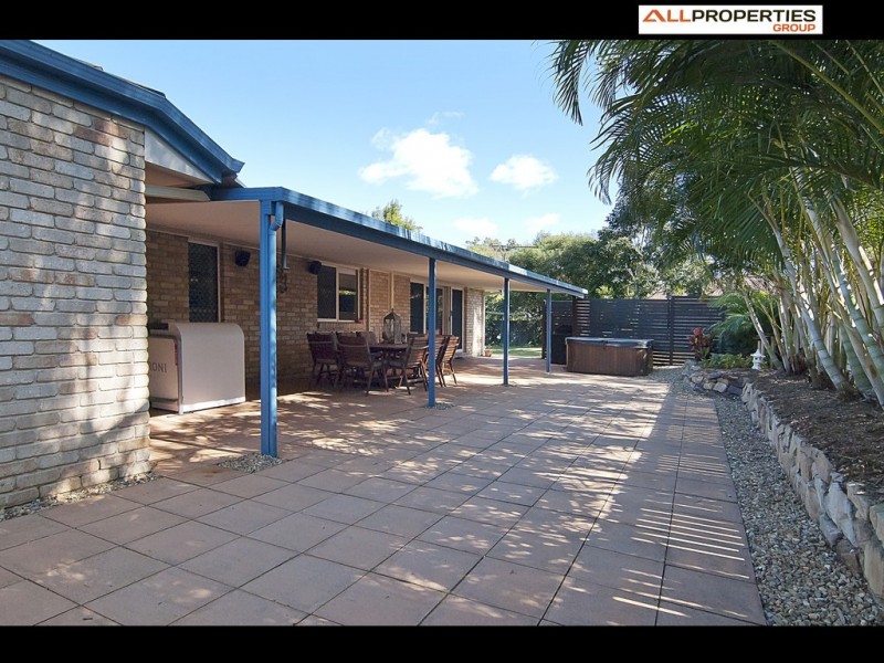 4 Winnecke Cl, Forest Lake QLD 4078