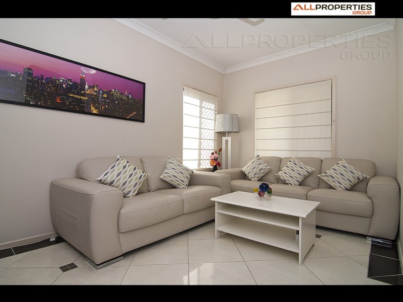 9 Gilberton Cr, Forest Lake QLD 4078