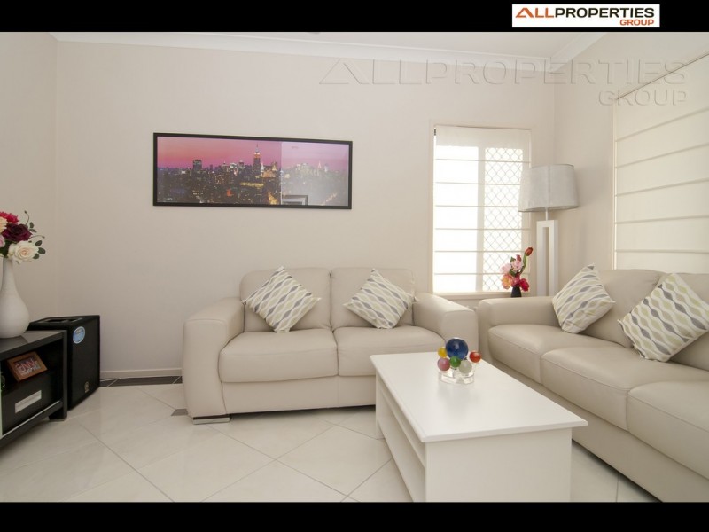 9 Gilberton Cr, Forest Lake QLD 4078