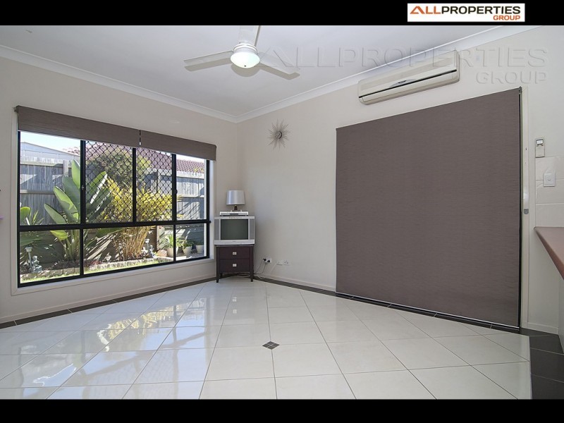 9 Gilberton Cr, Forest Lake QLD 4078