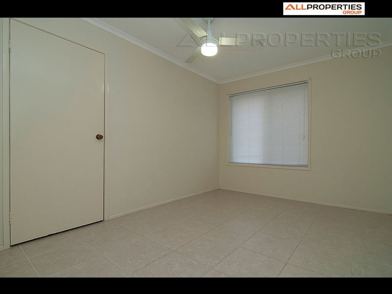 2 Owens Crescent, Regents Park QLD 4118