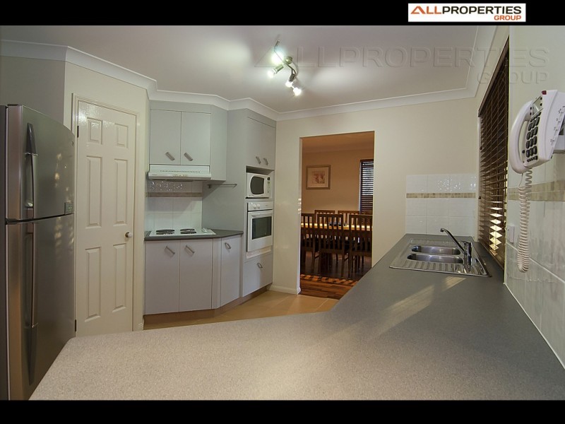 30 Solandra Circuit, Regents Park QLD 4118