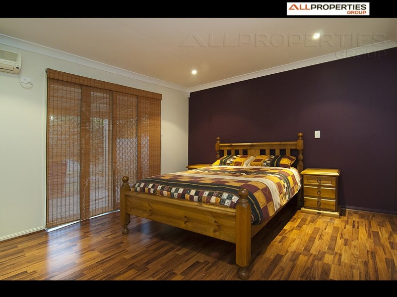 30 Solandra Circuit, Regents Park QLD 4118