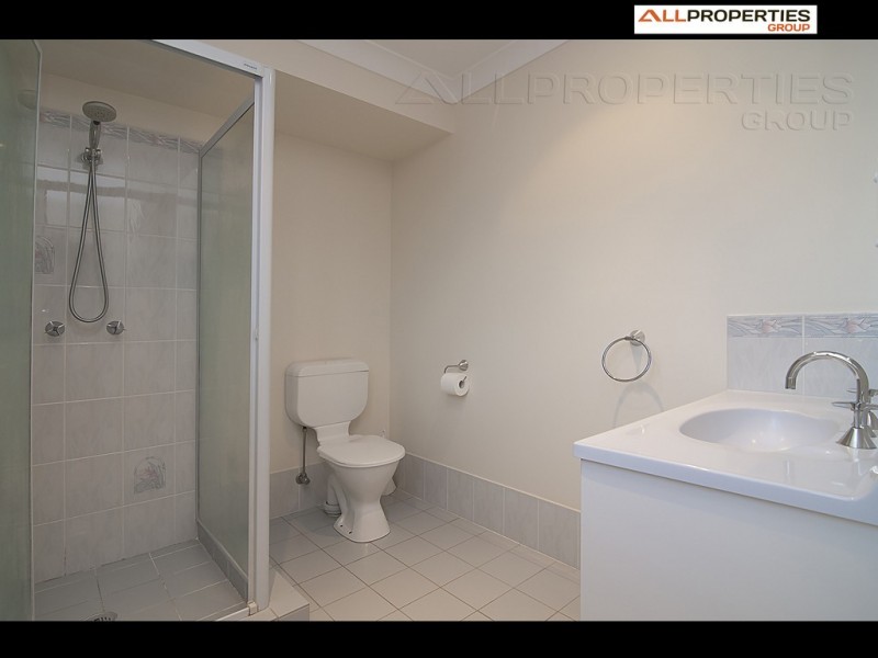 30 Solandra Circuit, Regents Park QLD 4118