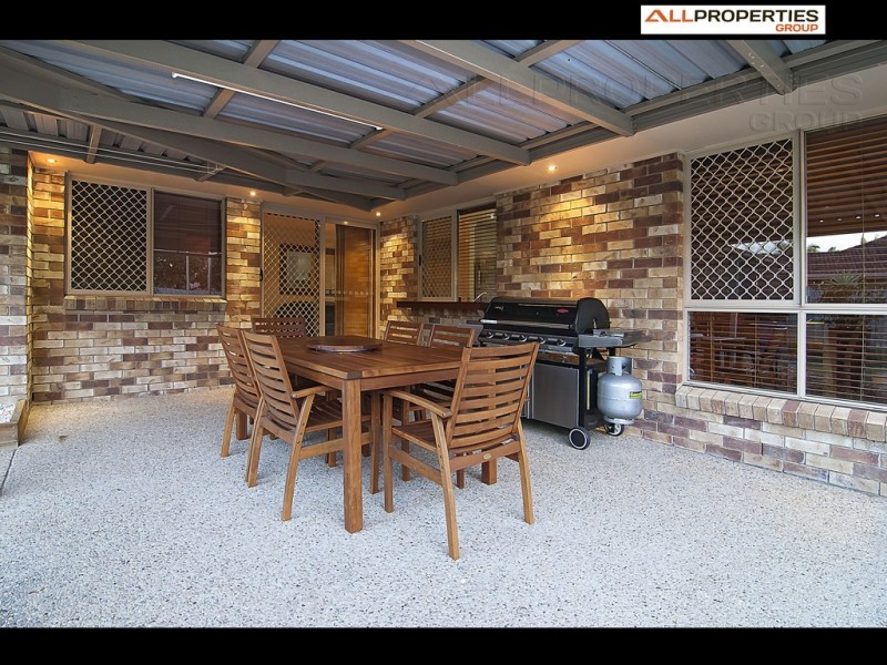 30 Solandra Circuit, Regents Park QLD 4118