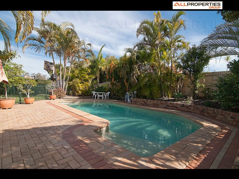 8 VIROSA CT, Regents Park QLD 4118