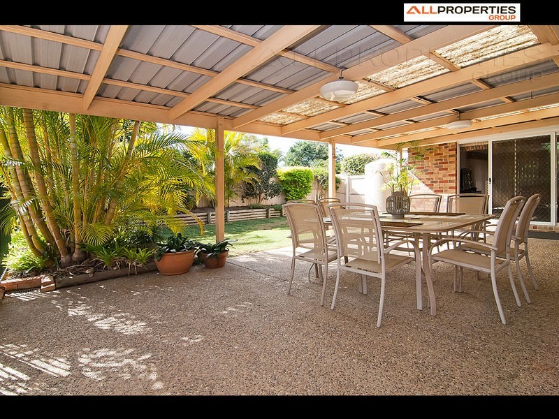 8 VIROSA CT, Regents Park QLD 4118