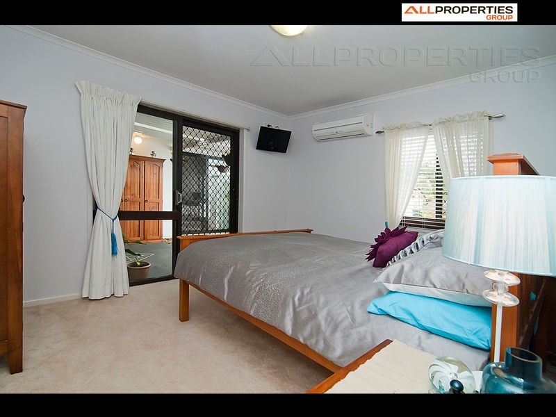 14 Van Dieman Crescent, Springwood QLD 4127