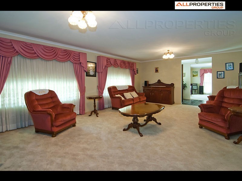 132 Abbey St, Forestdale QLD 4118