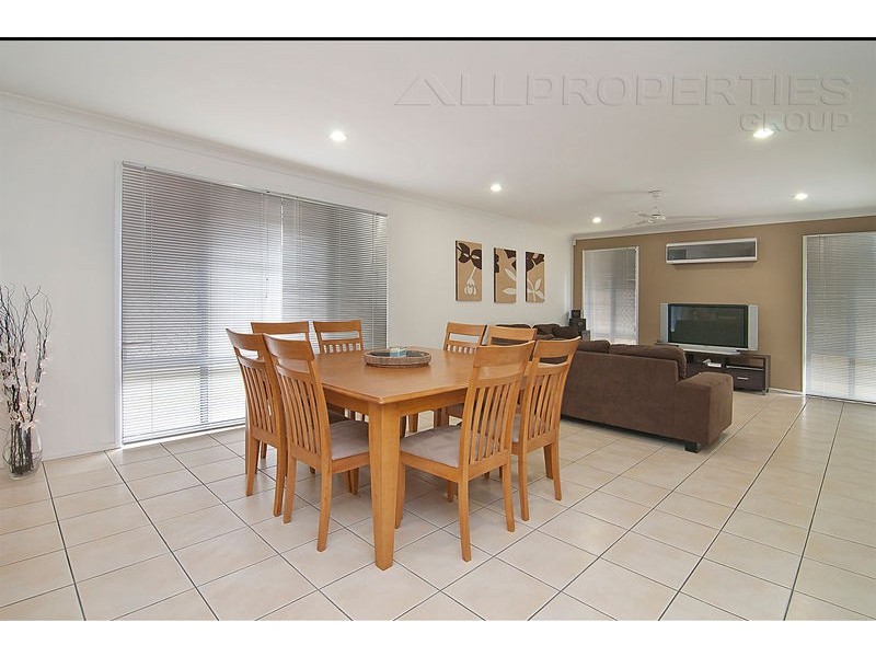17 Budawang St, Parkinson QLD 4115