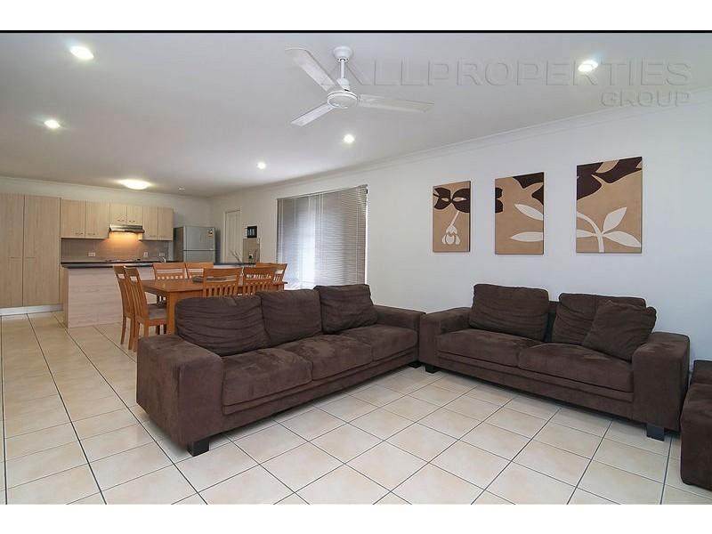 17 Budawang St, Parkinson QLD 4115