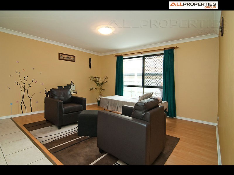 15 Grevillea Place, Forest Lake QLD 4078