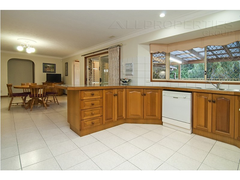 32 Cleveland Place, Stretton QLD 4116