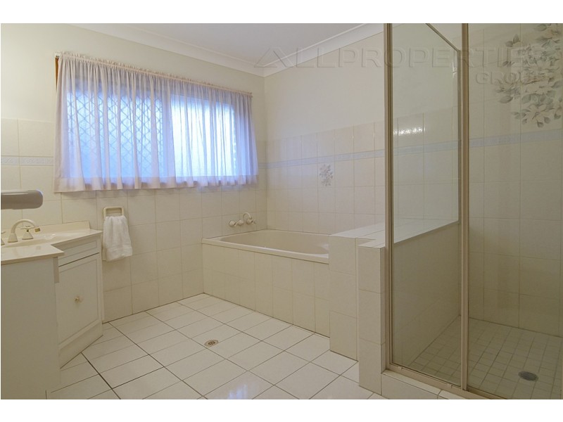 32 Cleveland Place, Stretton QLD 4116