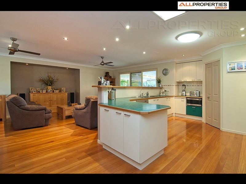 7 Jasmine Place, Tallagandra Hts, Beenleigh QLD 4207