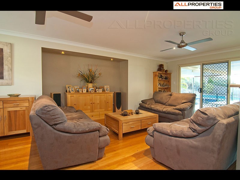 7 Jasmine Place, Tallagandra Hts, Beenleigh QLD 4207