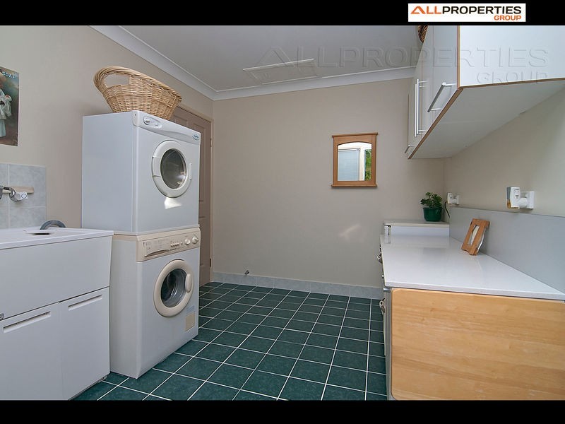 7 Jasmine Place, Tallagandra Hts, Beenleigh QLD 4207