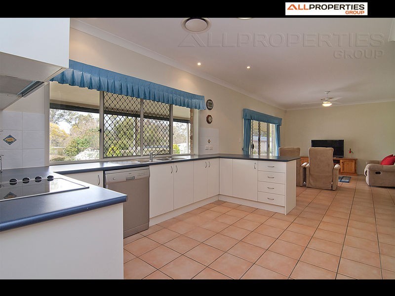 38 Dickman Rd, Forestdale QLD 4118