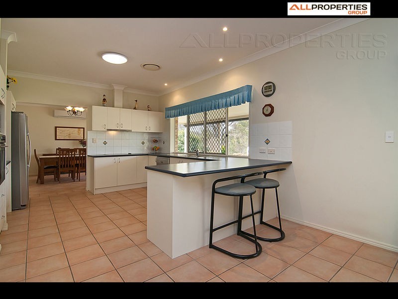 38 Dickman Rd, Forestdale QLD 4118