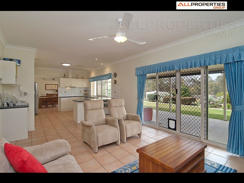 38 Dickman Rd, Forestdale QLD 4118