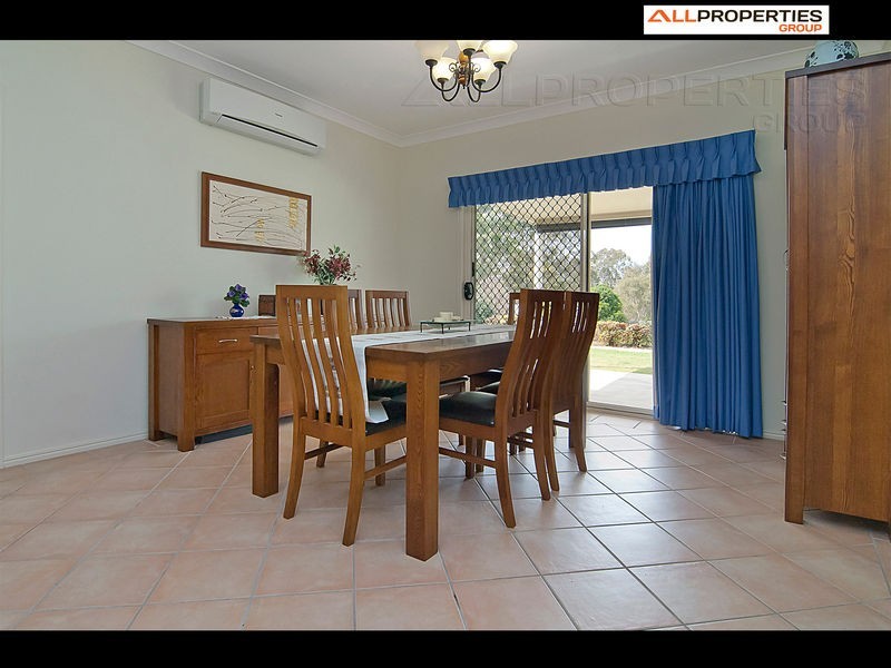 38 Dickman Rd, Forestdale QLD 4118