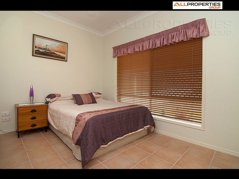38 Dickman Rd, Forestdale QLD 4118