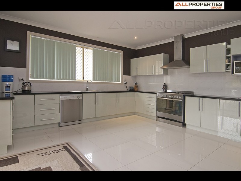 9 Jenny McMahon Ct, Goodna QLD 4300