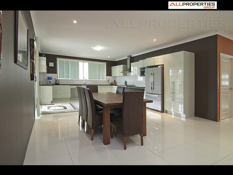 9 Jenny McMahon Ct, Goodna QLD 4300