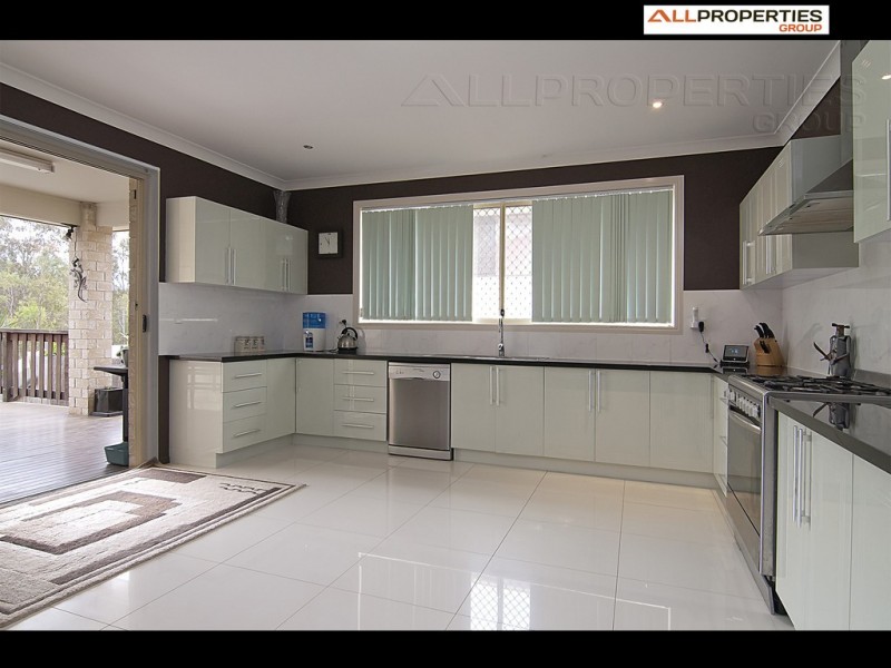 9 Jenny McMahon Ct, Goodna QLD 4300