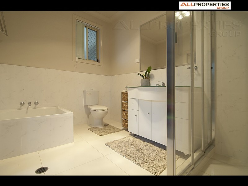 9 Jenny McMahon Ct, Goodna QLD 4300