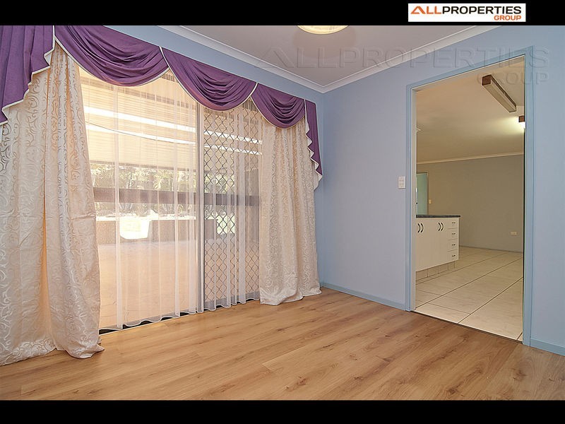 9 ESTRAMINA ROAD, Regents Park QLD 4118