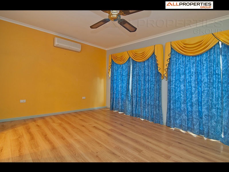 9 ESTRAMINA ROAD, Regents Park QLD 4118